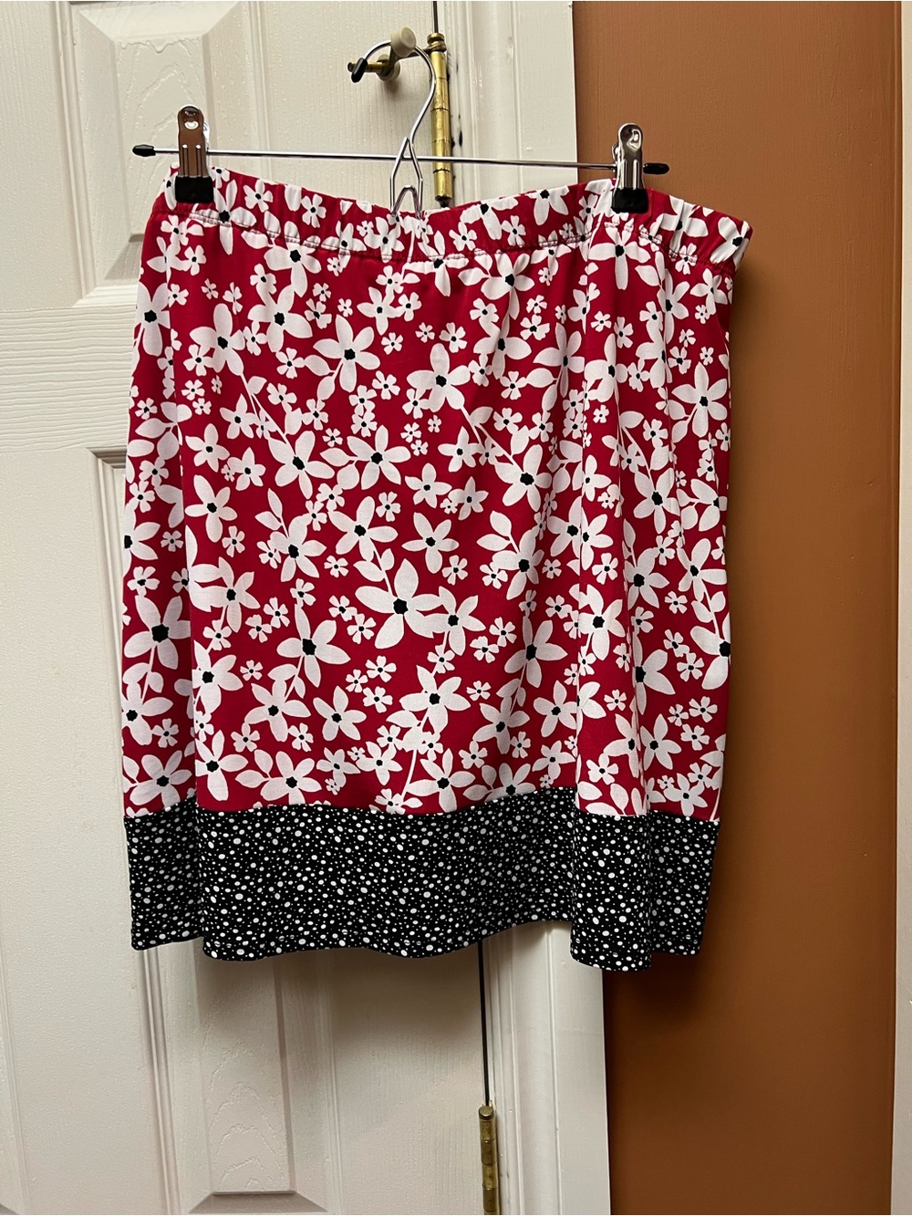 Susan Graver Red and White Floral Skort with Black Polka Dot Hem
